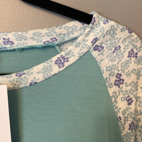 ๐ 7th Ray tshirt, size small - Picture 4 of 6